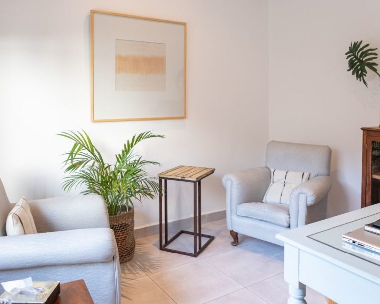 Comforting and safe therapy environment in Los Angeles designed for addressing fearful avoidant attachment issues. Attachment therapist's office in Los Angeles