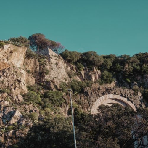 Aerial view of the Pasadena 101 freeway leading into the mountains, symbolizing the journey of IFS therapy in Los Angeles